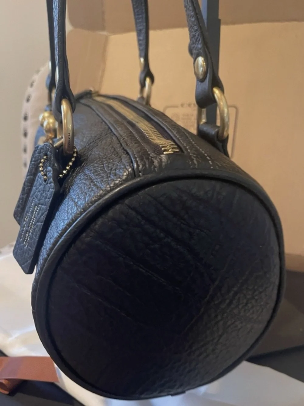 New Coach Kisslock Barrel Shoulder Bag 28 with Black and Gold - Picture 12 of 14